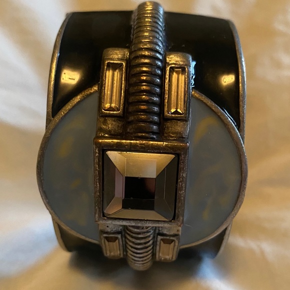 Silver Enamel Smoke Stone 1.5" Wide Cuff Bracelet 7" - Picture 9 of 10